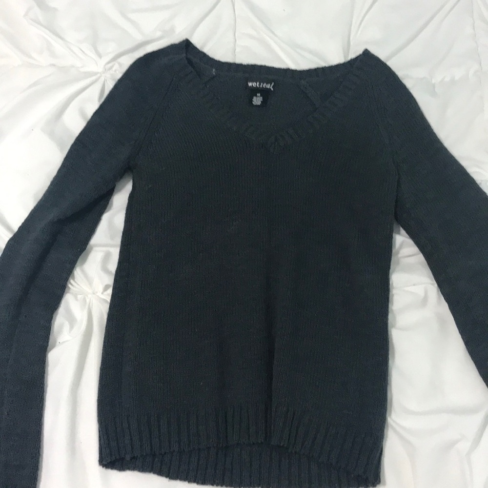 grey sweater